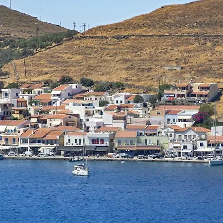 Mirsini, A 5 Minute Walk From 2 Beaches Dom wakacyjny Ioulis