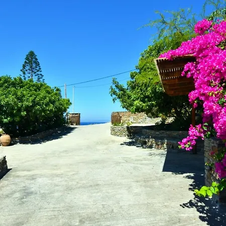 Mirsini, A 5 Minute Walk From 2 Beaches Dom wakacyjny Ioulis