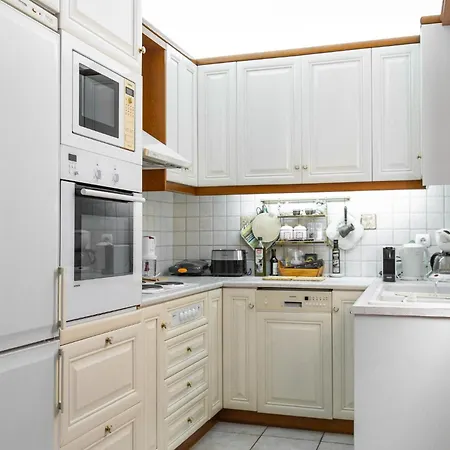 Mirsini, A 5 Minute Walk From 2 Beaches Ioulis