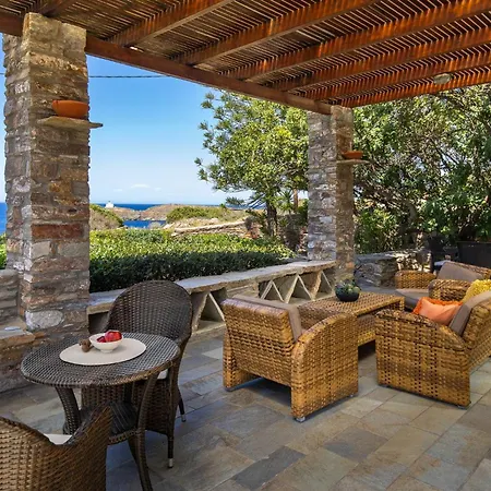 Dom wakacyjny Mirsini, A 5 Minute Walk From 2 Beaches *