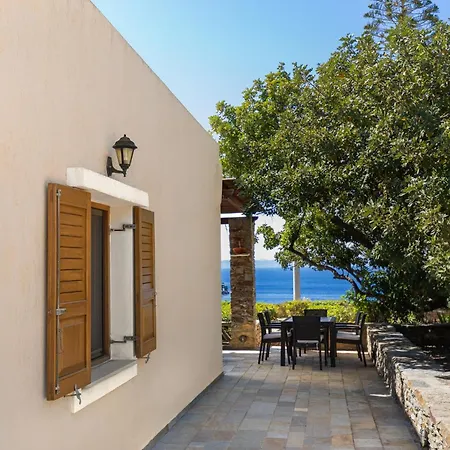 Mirsini, A 5 Minute Walk From 2 Beaches Dom wakacyjny *