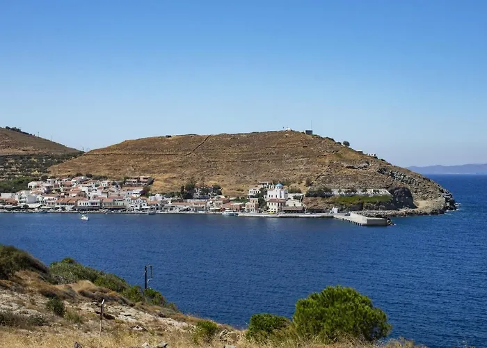 Mirsini, A 5 Minute Walk From 2 Beaches Vakantiehuis Ioulis