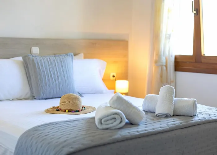 Mirsini, A 5 Minute Walk From 2 Beaches Vakantiehuis *