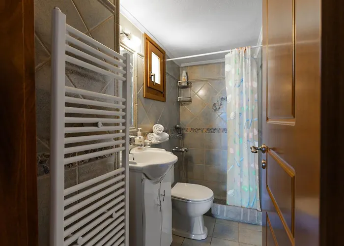 Mirsini, A 5 Minute Walk From 2 Beaches *