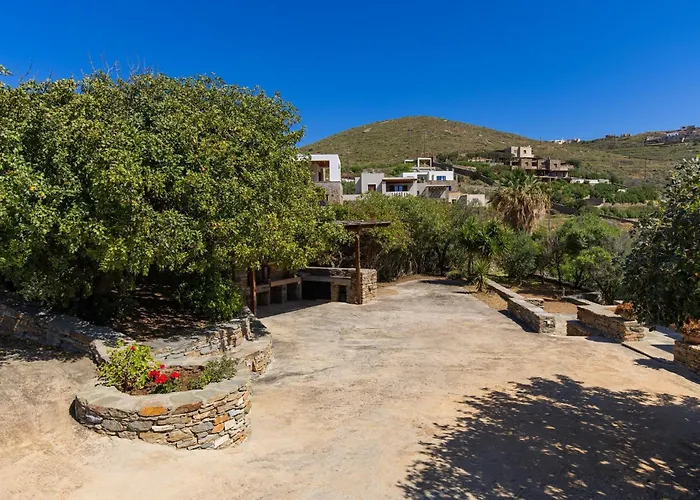 Mirsini, A 5 Minute Walk From 2 Beaches Ioulis