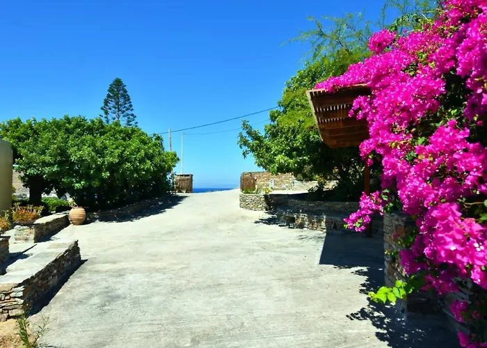 Mirsini, A 5 Minute Walk From 2 Beaches Semesterbostad Ioulis