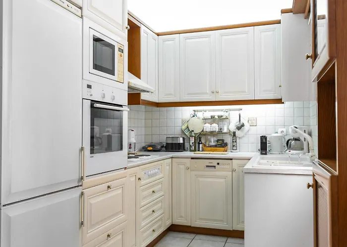 Mirsini, A 5 Minute Walk From 2 Beaches Ioulis